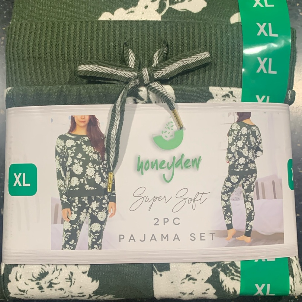 FLEECE NWT Honeydew Ladies’ 2-piece OLIVE GREEN XL Pajama Set